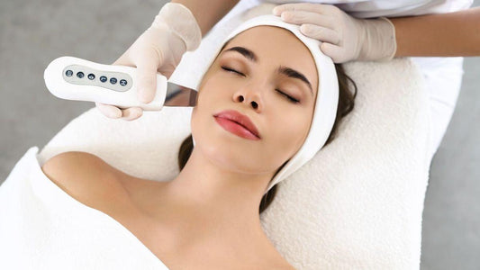Les bienfaits de l'électro-stimulation du visage : Une peau rajeunie et raffermie